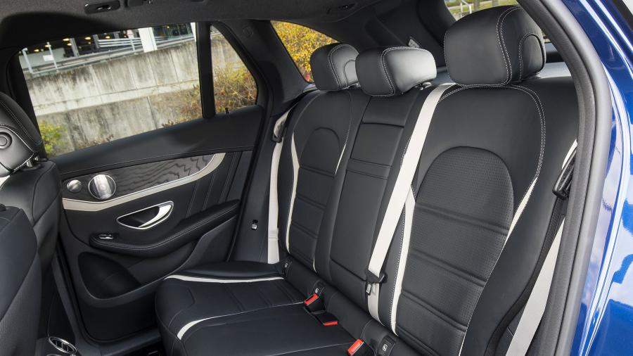 Интерьер Mercedes-AMG GLC63 S 4Matic+ (X253) 2017 года  (фото 67 из 80)